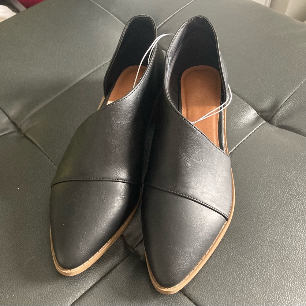 Universal Thread Shoes size 8.5